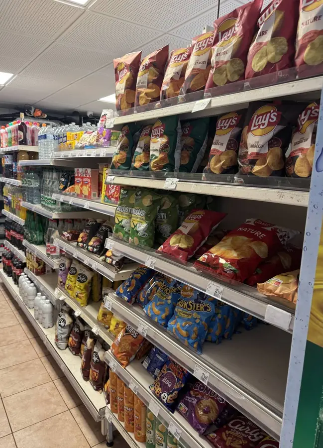 Rayon chips et snacks apéritifs de l'épicerie Proxi Dombasle